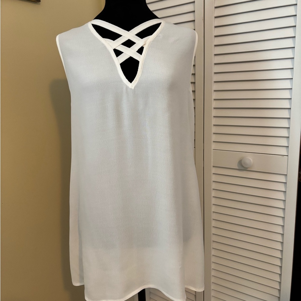 Doe & Rae White Tunic Top